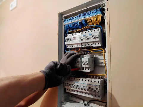 Электрик в Петергоф, Ломоносов, Стрельна и Ленинградской области