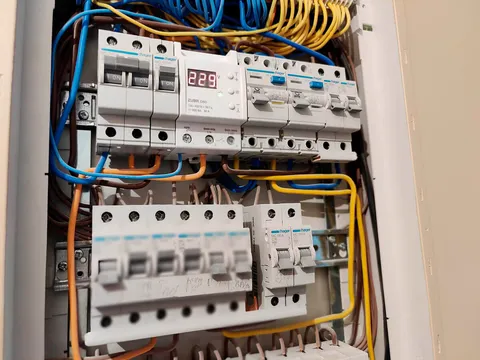 Электрик в Петергоф, Ломоносов, Стрельна и Ленинградской области